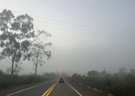 Nevoeiro reduz visibilidade na BR-262 entre Campo Grande e &Aacute;gua Clara