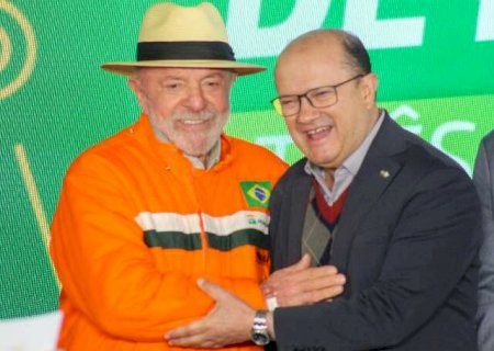 "Sempre aparecia um chin&ecirc;s...", diz Lula sobre demora da UFN3