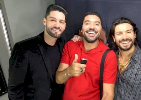 Munhoz e Mariano d&atilde;o dicas aos solteiros no Arraial de Santo Ant&ocirc;nio