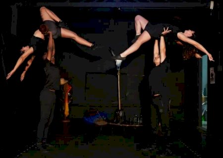 Coletivo de circo leva lendas do Pantanal para bairros de Campo Grande