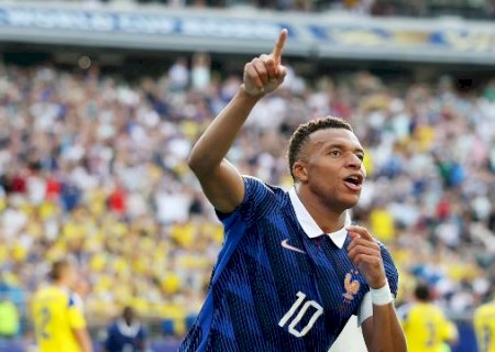 Fran&ccedil;a goleia Su&eacute;cia, avan&ccedil;a &agrave;s oitavas e encara Paraguai na Copa