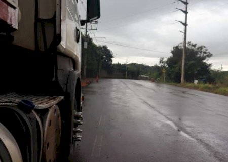 Caminhoneiros criticam falta de pontos de parada e descanso em Campo Grande