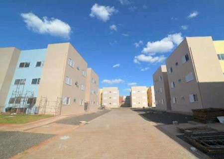 Adriane sanciona a lei que destina 5% das moradias populares a m&atilde;es at&iacute;picas