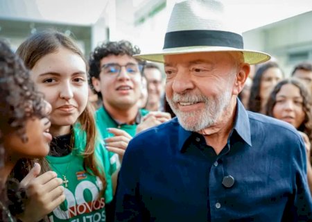 "Quem tinha que aumentar a taxa seríamos nós", diz Lula sobre EUA