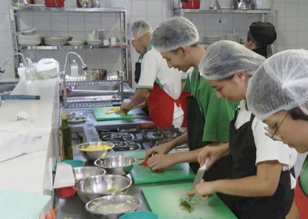 Desemprego até maio cai para 5,6%, o menor já registrado no período