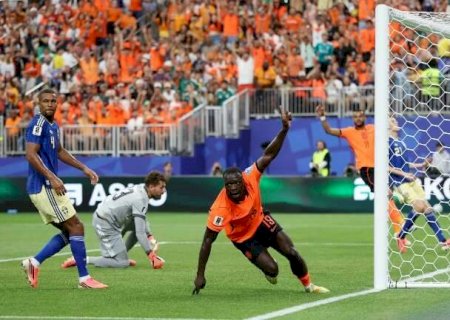 Holanda atropela Su&eacute;cia e vence por 5 a 1 na segunda rodada da Copa do Mundo
