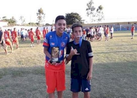 Futuro da sele&ccedil;&atilde;o, dupla de Campo Grande relembra in&iacute;cio no futebol em MS