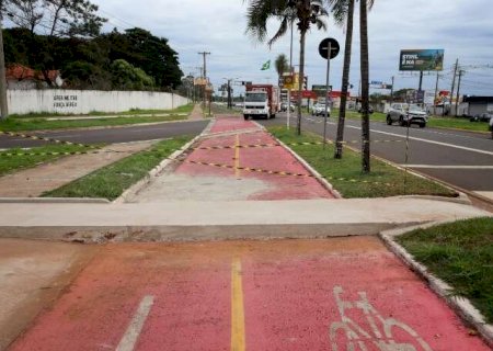 Passarela alta interrompe trecho e empurra ciclistas para Duque de Caxias