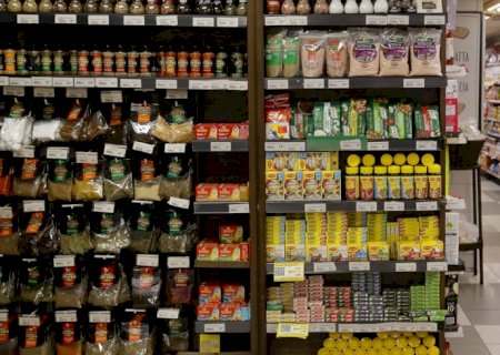 Fabricação de produto alimentício gerou mais emprego em 2024, diz IBGE