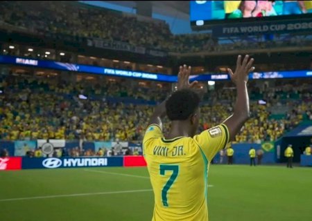 Jornal espanhol coloca Vini Jr. na disputa pelo "trono" do futebol: "Ninguém imaginava"