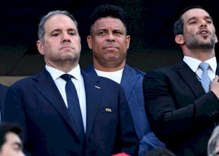 Ronaldo diz que pediu para Zidane sair do vestiário do Brasil em 2006: "Jogadores estavam chorando"