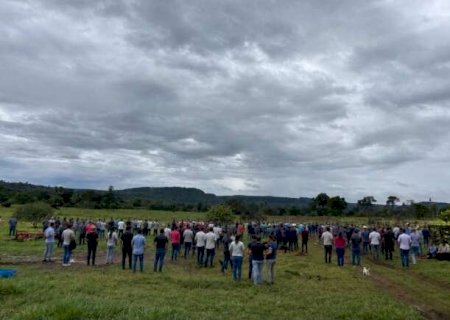 Conflito em fazenda de Sidrol&acirc;ndia divide lideran&ccedil;as terenas de MS