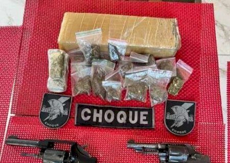 Suspeito de homic&iacute;dio morre em troca de tiros com o Choque