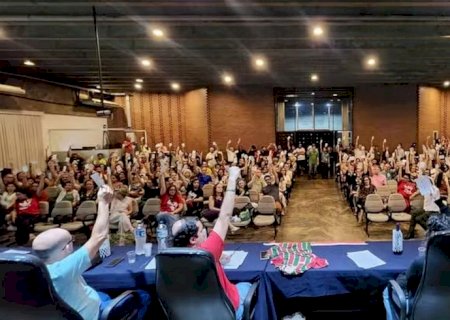 Professores da Uerj suspendem greve, após três meses de paralisação