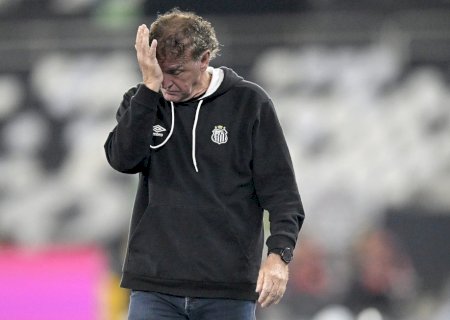 Cuca evita previsão para o retorno de Neymar e isenta Brazão de culpa por derrota do Santos