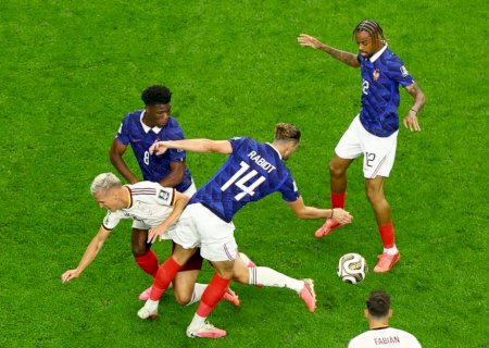 Jogador da França critica atuação e diz ter visto "comportamentos inadmissíveis" de colegas de time