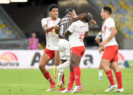 Jogadores de Fluminense e Bragantino brigam e trocam empurrões; assista