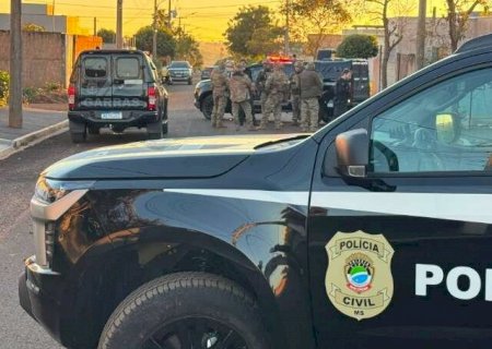 Pol&iacute;cia encontra spray de tinta vermelha e prende suspeito de integrar fac&ccedil;&atilde;o