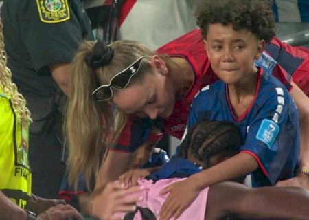 Jogador de Cabo Verde é consolado pelo filho de oito anos após eliminação, e comove redes sociais