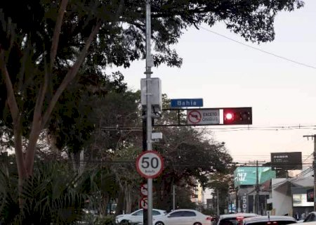 Novos radares come&ccedil;am a multar motoristas a partir desta quarta