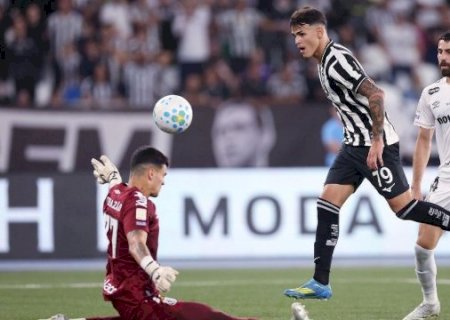 Brasileir&atilde;o retorna ap&oacute;s hiato da Copa com triunfos de Botafogo e Vit&oacute;ria