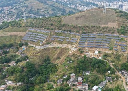 Usina solar em comunidade de Niterói gera energia para 19 creches