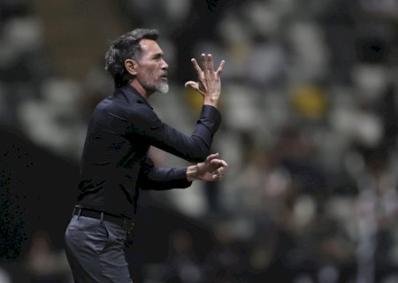 Técnico do Atlético-MG revela busca para ataque, cita dificuldade financeira, mas confia: "Temos tempo"