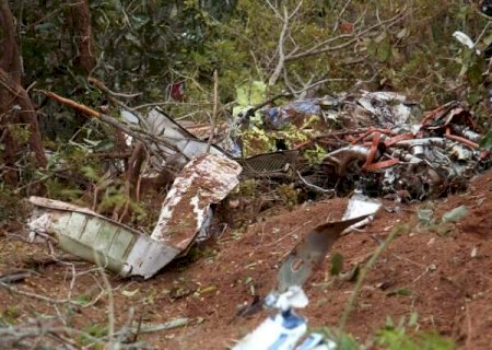 &ldquo;Virou caixinha de f&oacute;sforo&rdquo;, diz bombeiro sobre avi&atilde;o que caiu em Campo Grande