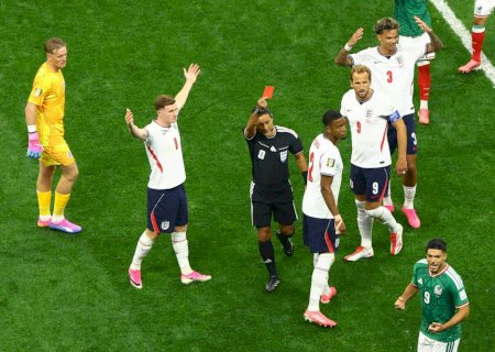 Defensor da Inglaterra é suspenso por dois jogos e só volta em eventual final da Copa do Mundo
