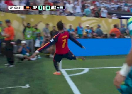 Espanhol Marcos Llorente critica repercussão de fotos com Ferran Torres nas férias