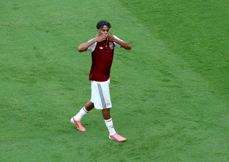 Yamal abre as portas do Barcelona para Álvarez e afirma: "Não converso com ninguém do Real"