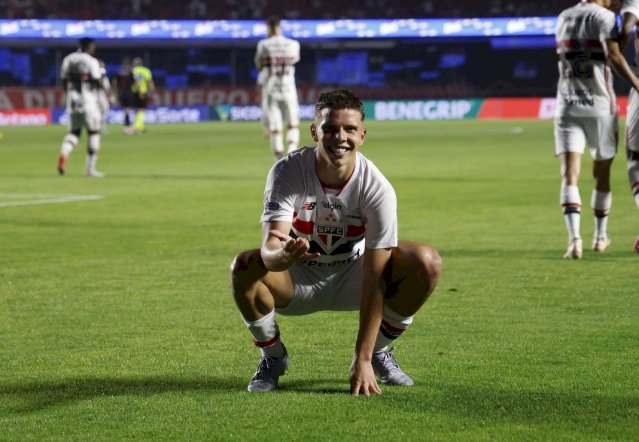 S&atilde;o Paulo derrota Bragantino e encerra jejum de dez partidas no Brasileir&atilde;o