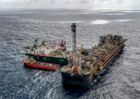 Petroleiros pedem Petrobras mais estatal e menor repasse a acionistas