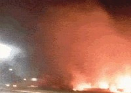 Inc&ecirc;ndio avan&ccedil;a em &aacute;rea verde e espalha fuma&ccedil;a na Avenida Guaicurus