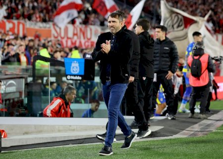 Crise no River Plate: torcida protesta, e Coudet balança no cargo após quarta derrota seguida