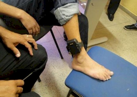 Agressores de mulher deveriam usar tornozeleira rosa, dizem 85% dos leitores