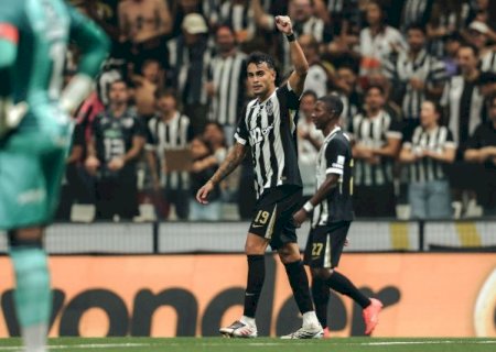 Atl&eacute;tico-MG bate Vit&oacute;ria com reservas antes de decis&atilde;o contra o Cruzeiro