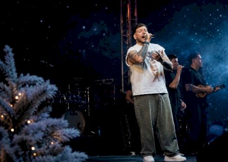 Ferrugem abre Festival de Inverno, mas p&uacute;blico sente falta do frio