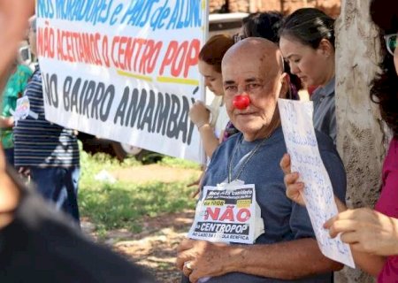Grupo volta a protestar contra transfer&ecirc;ncia do Centro POP para o Bairro Amamba&iacute;
