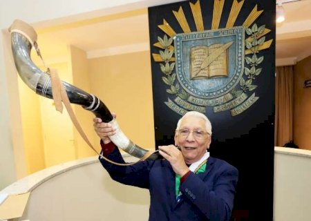 Escritor fronteiri&ccedil;o assume cadeira na Academia de Letras de MS
