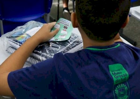 As escolas devem inserir a IA na rotina dos alunos? Participe