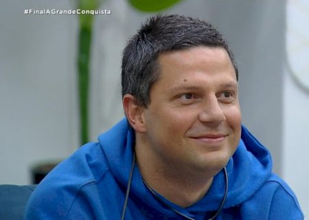 Sertanejo desiste de a&ccedil;&atilde;o de R$ 12 milh&otilde;es por pagar pens&atilde;o sem ser pai