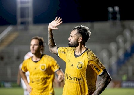 Ex-Atlético de Madrid, artilheiro da Série C alega salários atrasados e pede rescisão
