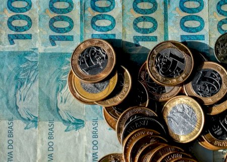 Orçamento de 2027 prevê salário mínimo de R$ 1.741