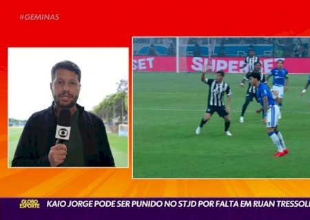 Procuradoria denuncia Kaio Jorge por lance com Ruan e Cruzeiro e Atlético-MG por sinalizadores