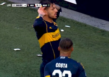 Técnicos de Vélez e Defensa Y Justicia trocam socos após partida na Argentina; veja a confusão