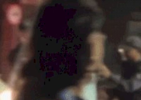 Pol&iacute;cia usa g&aacute;s e spray para dispersar p&uacute;blico na 14