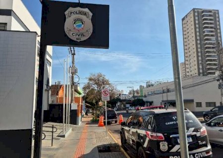 Ladr&otilde;es cortam energia de loja, invadem im&oacute;vel e furtam extens&atilde;o
