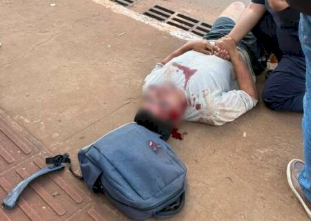 Ciclista fica 2 horas &agrave; espera de socorro ap&oacute;s cair e bater a cabe&ccedil;a no meio-fio