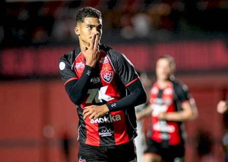 Artilheiro da Copa do Brasil, Renê custou R$ 6,5 milhões ao Vitória e começou em time de farmácia